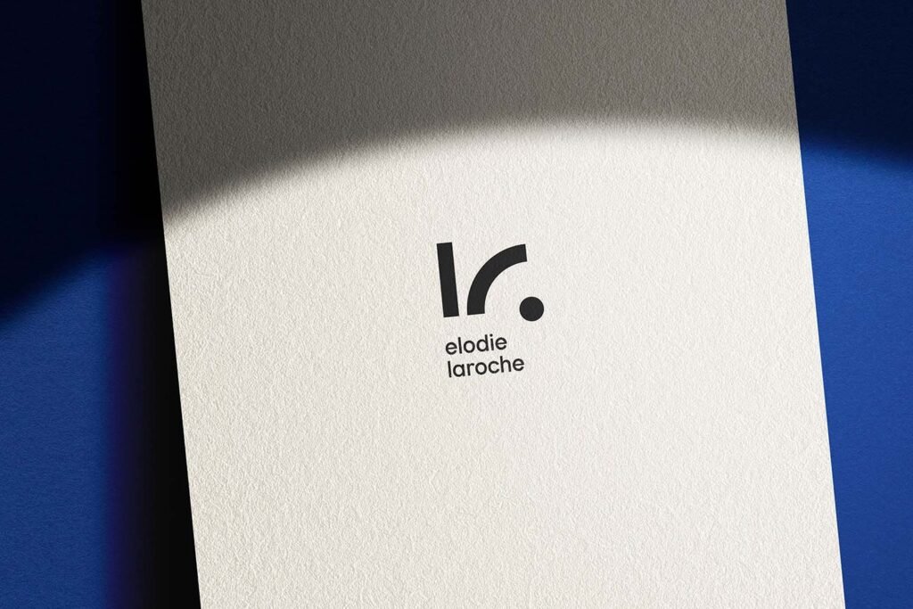 logo de l'architecte elodie laroche noir sur papier blanc